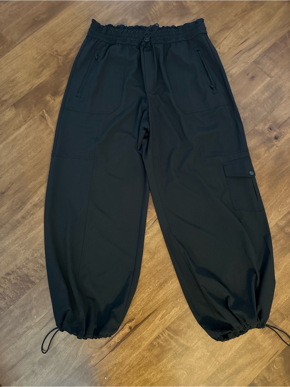 Lou & Grey Utility Cargo Women Black Balloon Parachute Joggers Large NWT
